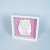Bestickte Windel mit Name Geburtsdaten im Rahmen rosa mit sterne